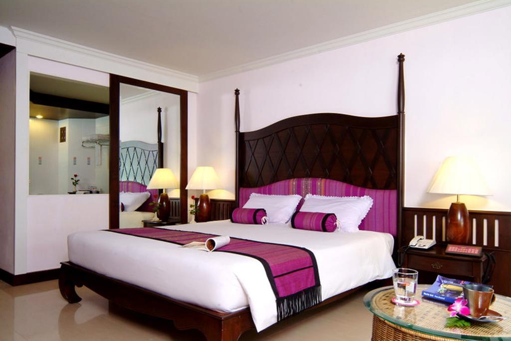 Methavalai Hotel Cha-Am Bagian luar foto