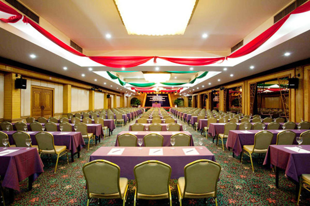 Methavalai Hotel Cha-Am Bagian luar foto