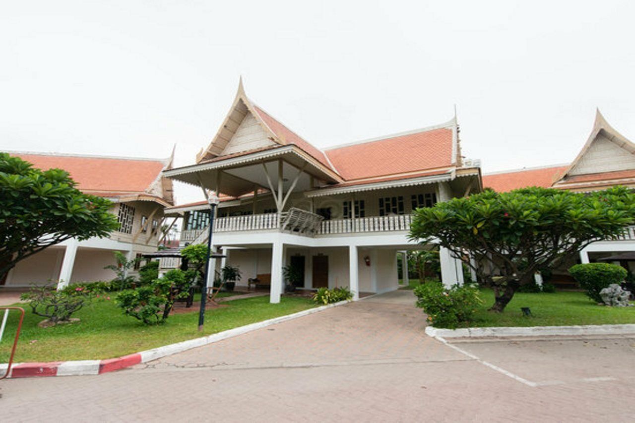 Methavalai Hotel Cha-Am Bagian luar foto